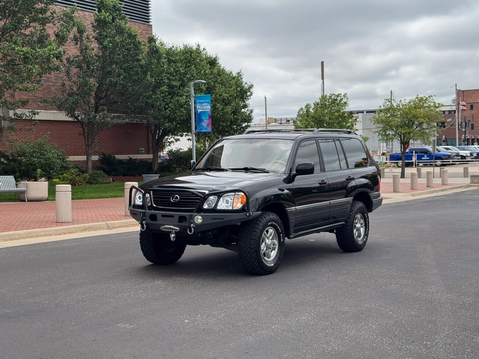 2002 Lexus LX 2nd Gen - Image 20 of 31