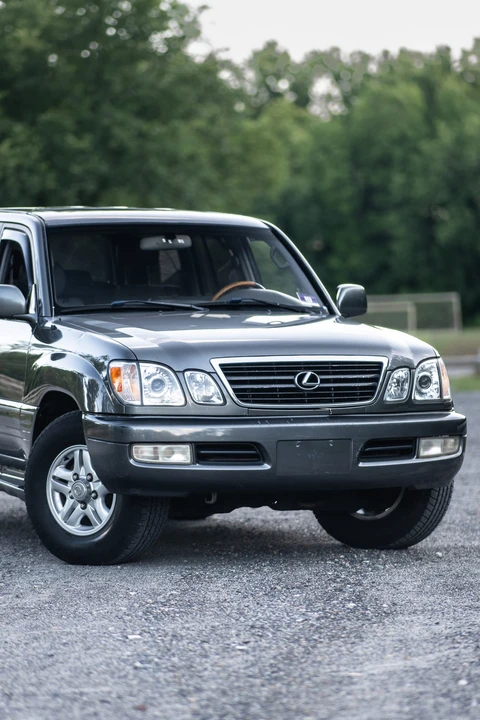 2002 Lexus LX 2nd Gen - Image 28 of 31