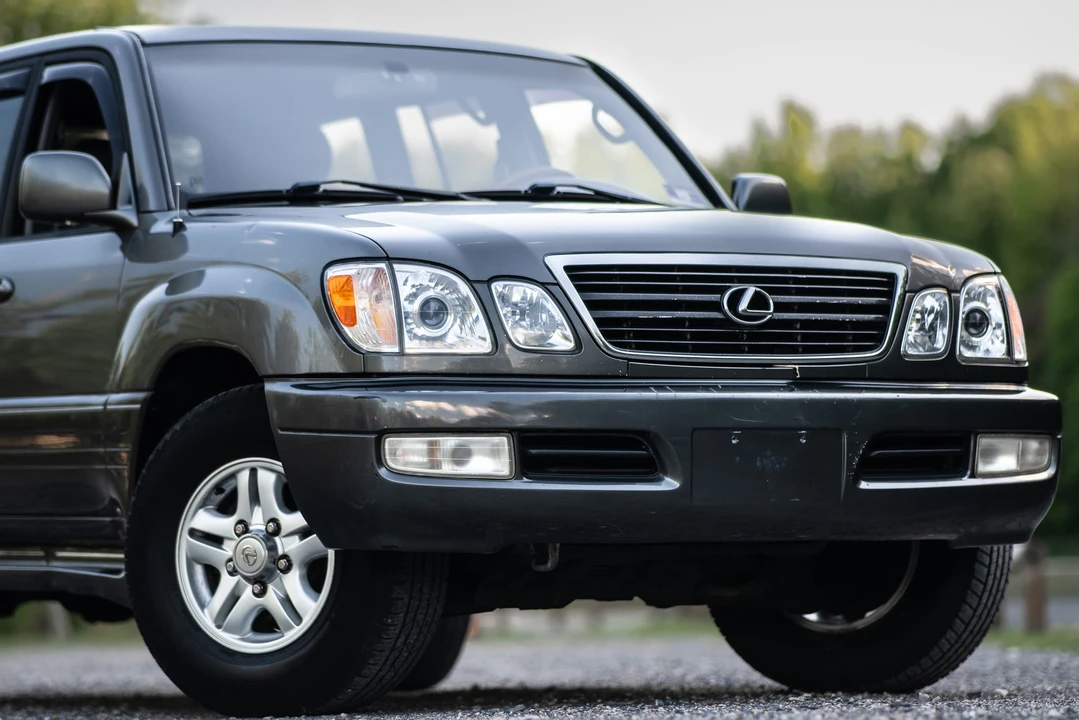 2002 Lexus LX 2nd Gen - Image 31 of 31