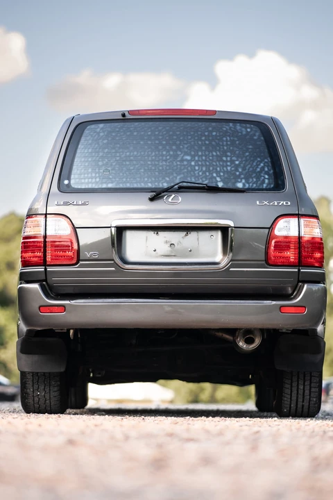 2002 Lexus LX 2nd Gen - Image 7 of 31