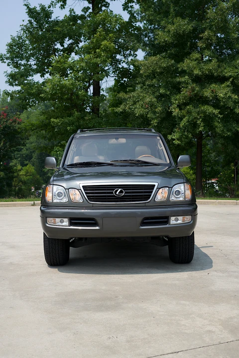2002 Lexus LX 2nd Gen - Image 7 of 31