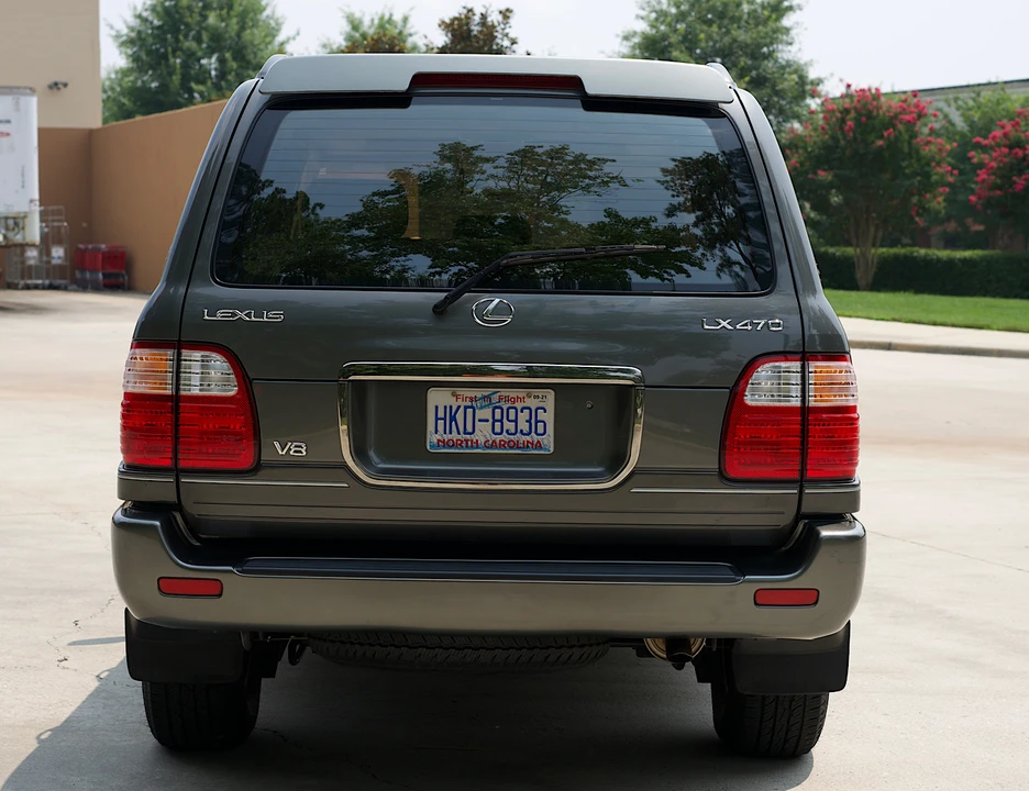 2002 Lexus LX 2nd Gen - Image 3 of 31