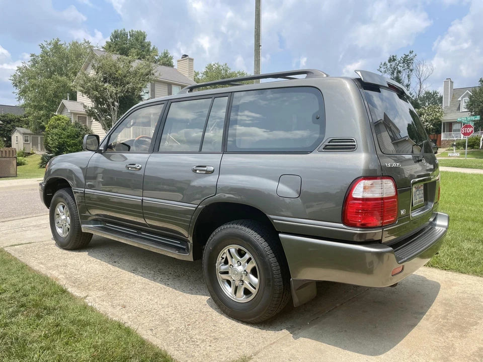 2002 Lexus LX 2nd Gen - Image 8 of 31
