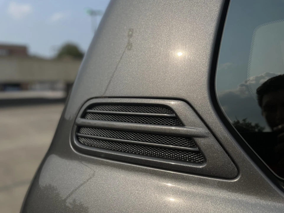 2002 Lexus LX 2nd Gen - Image 21 of 31