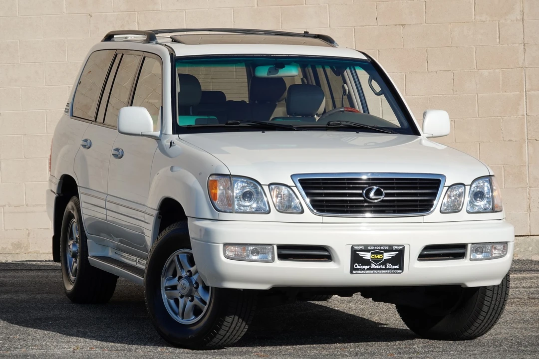 2002 Lexus LX 2nd Gen - Image 11 of 31