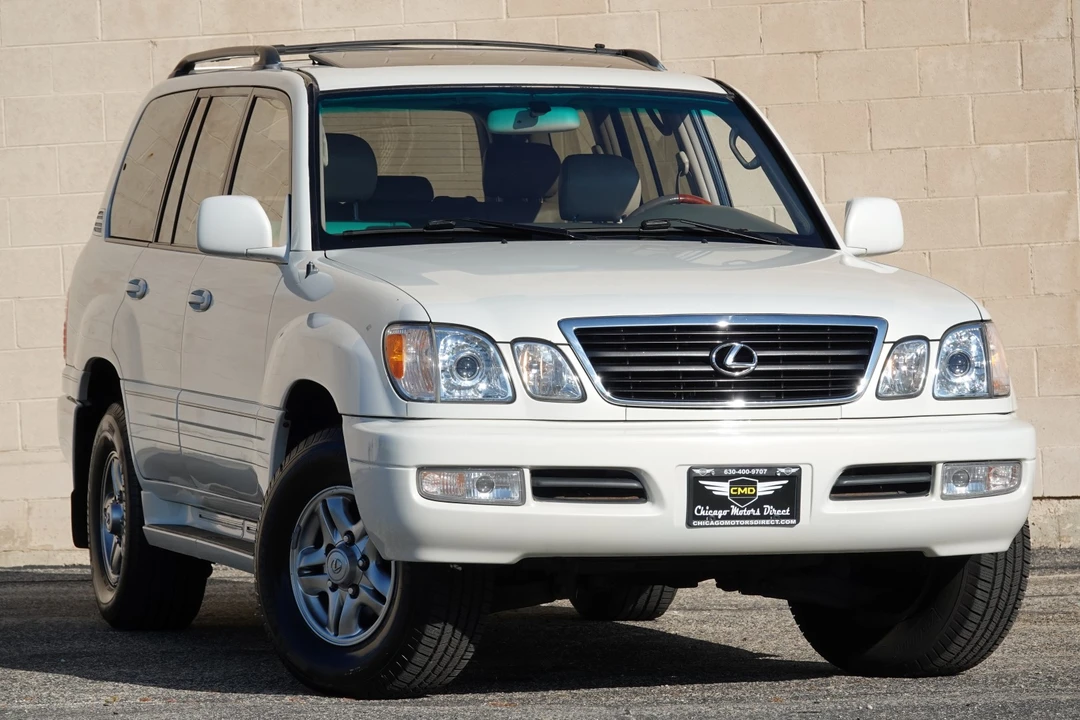 2002 Lexus LX 2nd Gen - Image 10 of 31