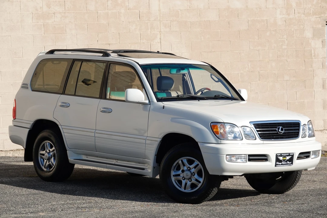 2002 Lexus LX 2nd Gen - Image 16 of 31