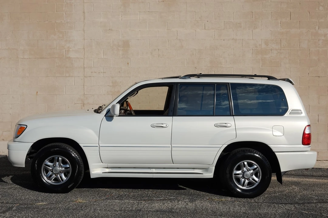 2002 Lexus LX 2nd Gen - Image 31 of 31