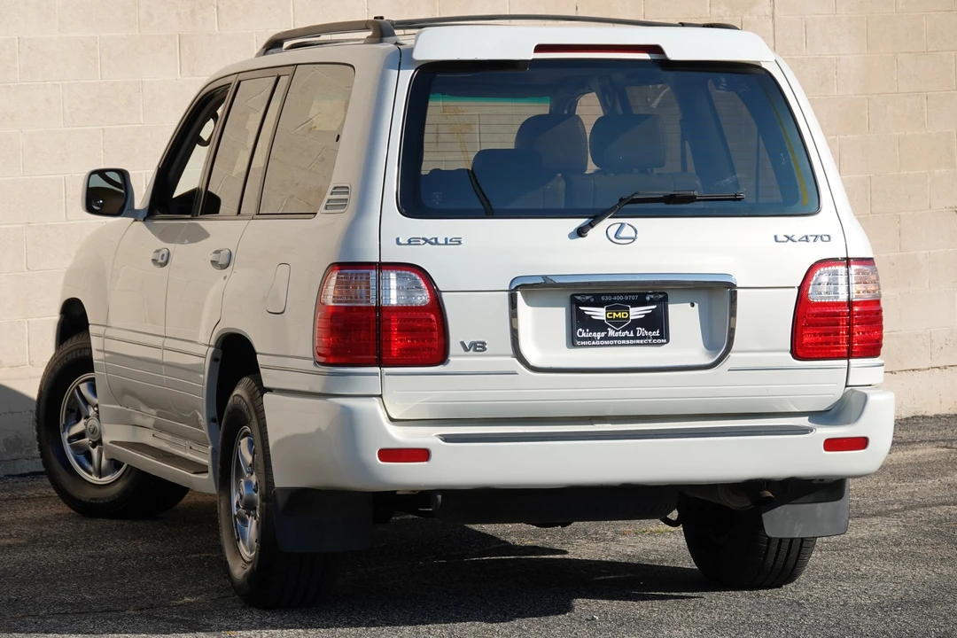 2002 Lexus LX 2nd Gen - Image 25 of 31