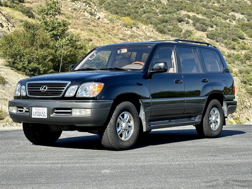 2002 Lexus LX 2nd Gen - Image 3 of 31