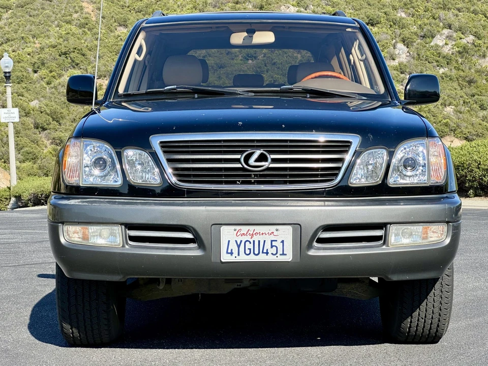 2002 Lexus LX 2nd Gen - Image 4 of 31