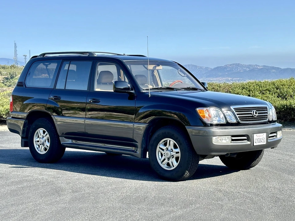 2002 Lexus LX 2nd Gen - Image 5 of 31