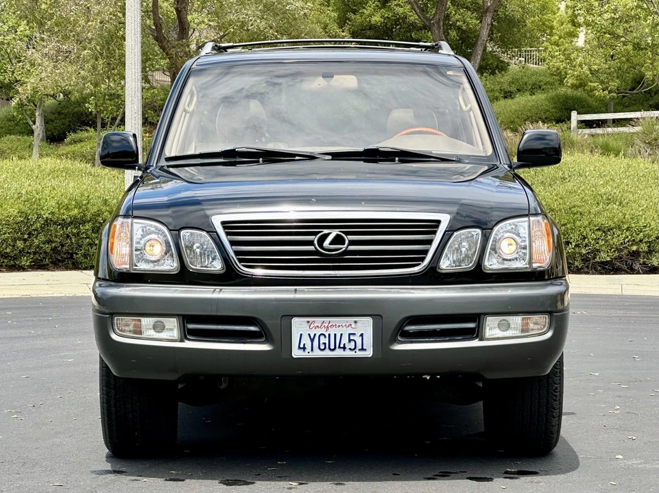 2002 Lexus LX 2nd Gen - Image 15 of 31
