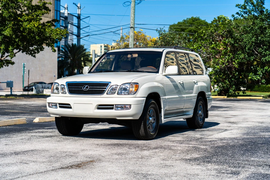 2002 Lexus LX 2nd Gen - Image 2 of 31