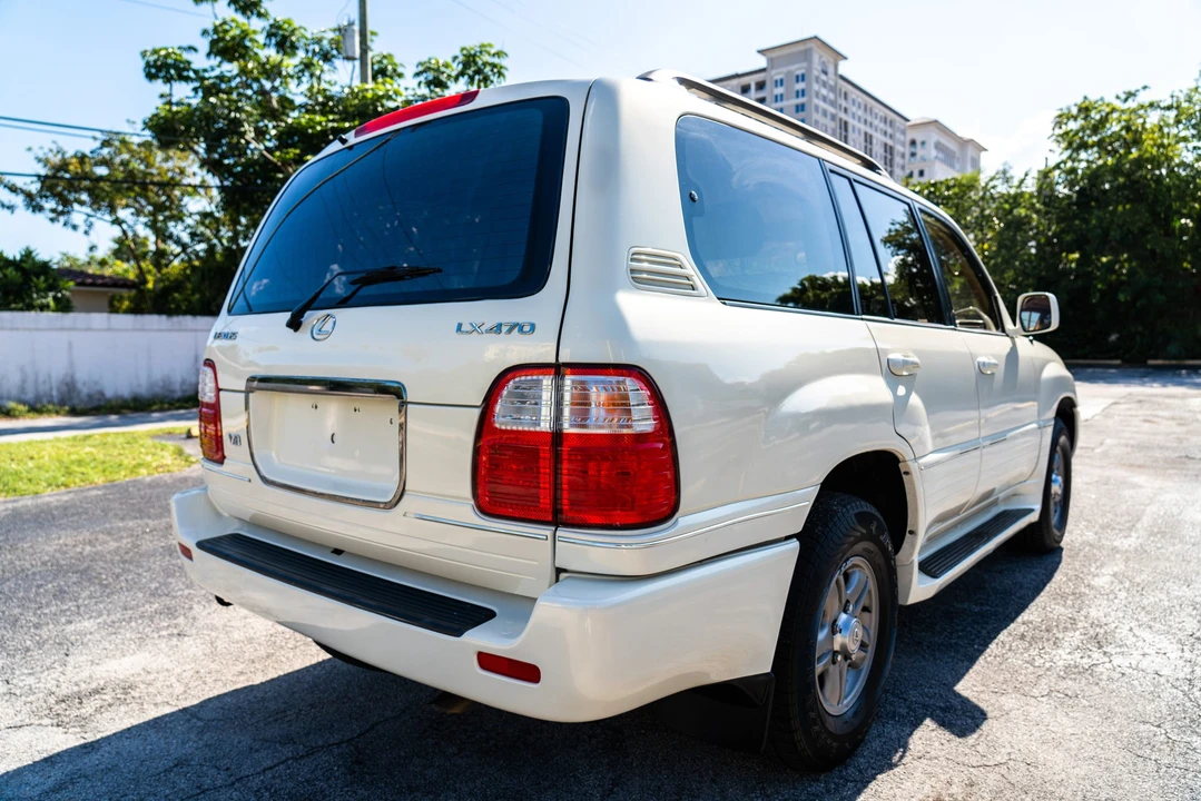2002 Lexus LX 2nd Gen - Image 14 of 31