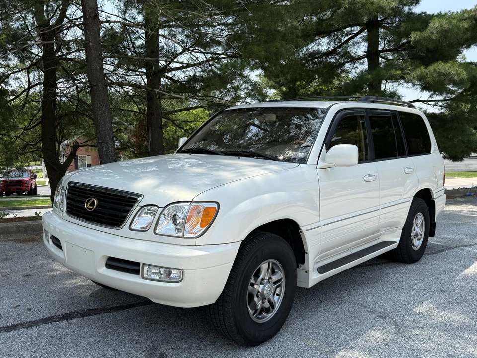 2002 Lexus LX 2nd Gen - Image 8 of 31