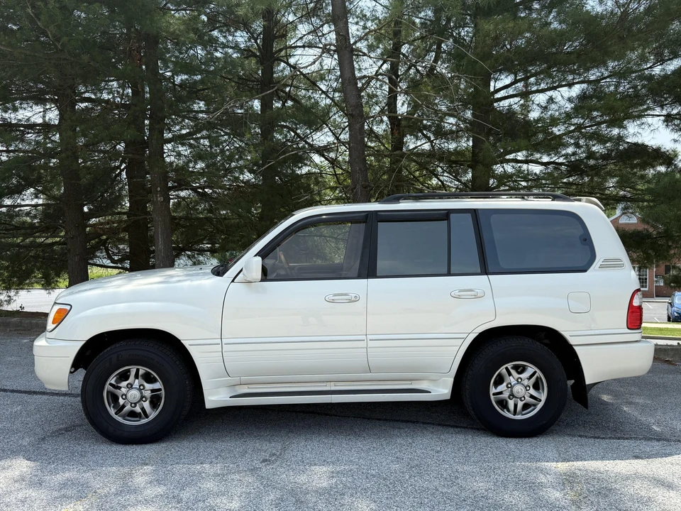 2002 Lexus LX 2nd Gen - Image 31 of 31