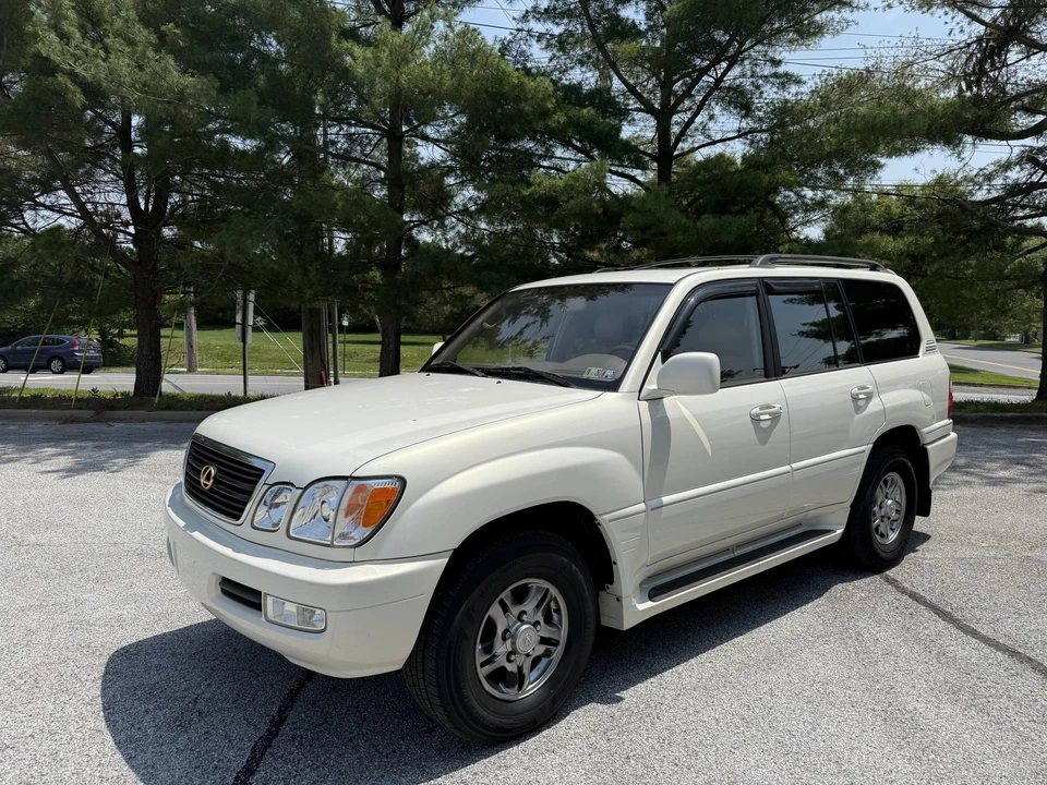 2002 Lexus LX 2nd Gen - Image 7 of 31