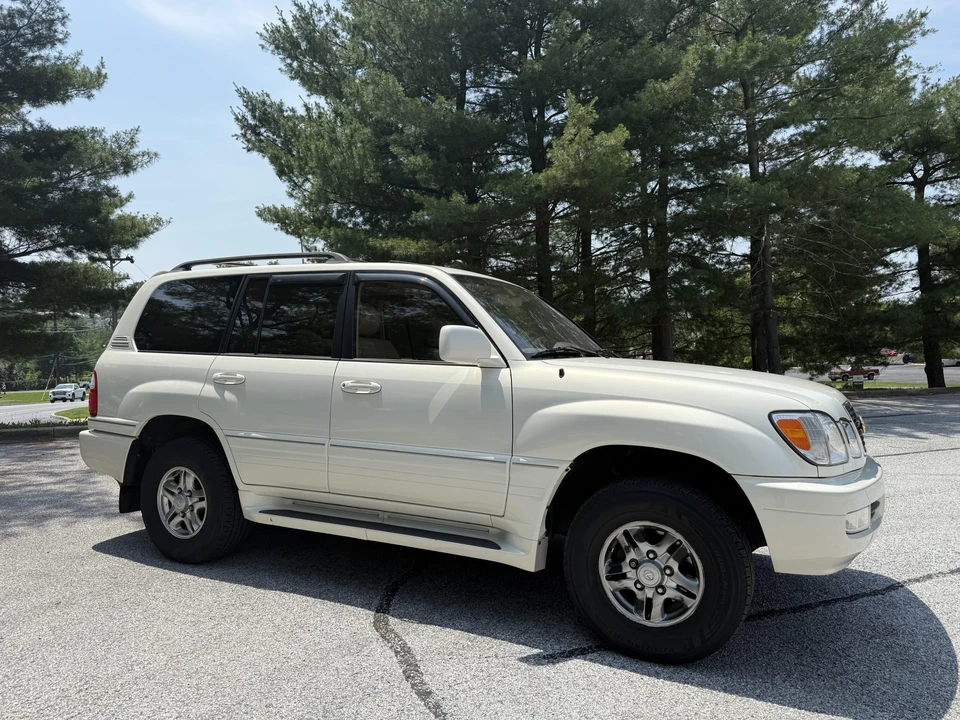 2002 Lexus LX 2nd Gen - Image 20 of 31