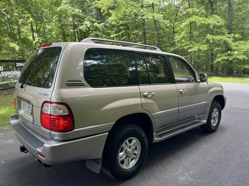 2002 Lexus LX 2nd Gen - Image 31 of 31