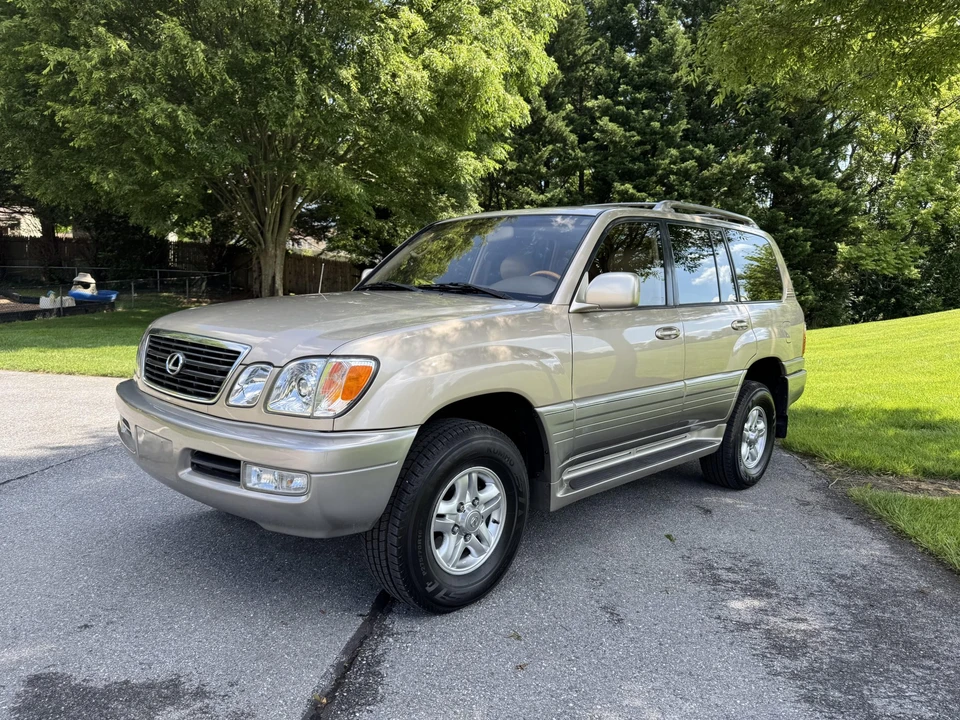 2002 Lexus LX 2nd Gen - Image 3 of 31