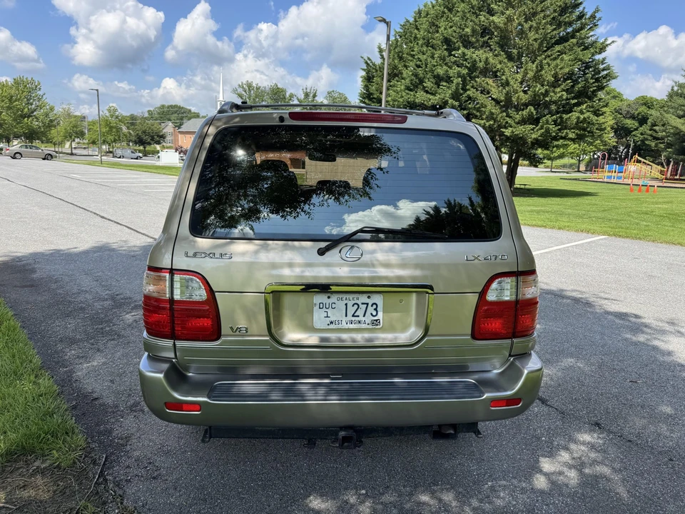 2002 Lexus LX 2nd Gen - Image 15 of 31