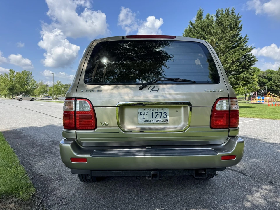 2002 Lexus LX 2nd Gen - Image 14 of 31
