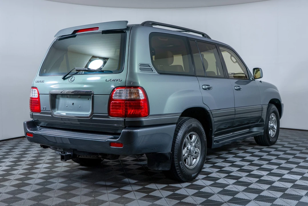2002 Lexus LX 2nd Gen - Image 14 of 31