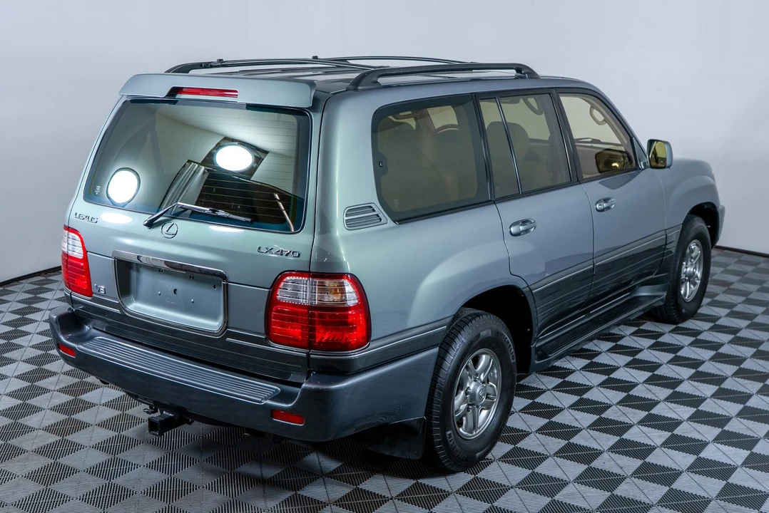 2002 Lexus LX 2nd Gen - Image 13 of 31
