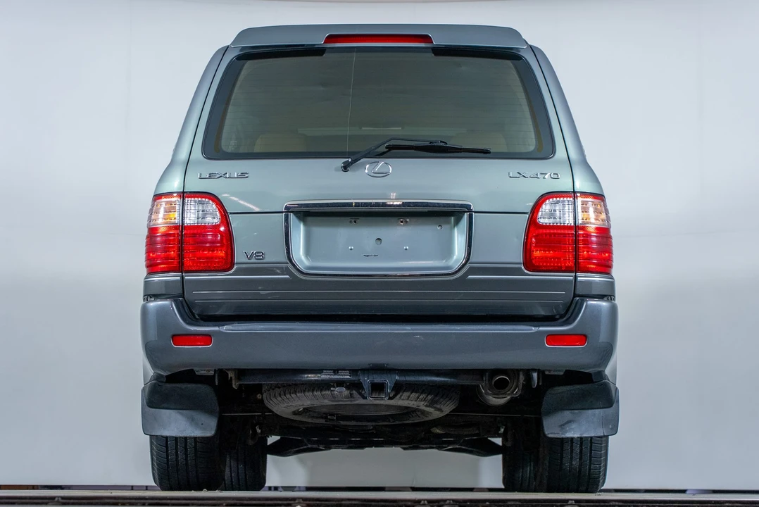2002 Lexus LX 2nd Gen - Image 25 of 31