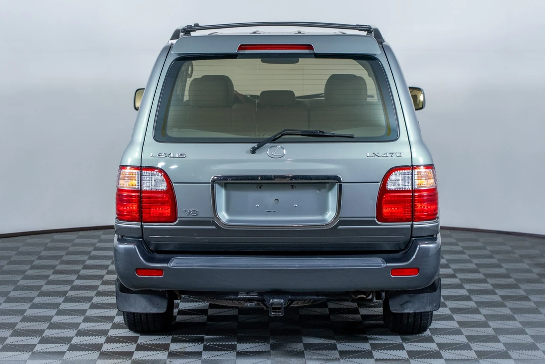 2002 Lexus LX 2nd Gen - Image 24 of 31
