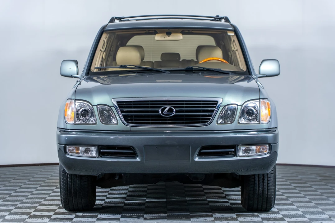 2002 Lexus LX 2nd Gen - Image 3 of 31