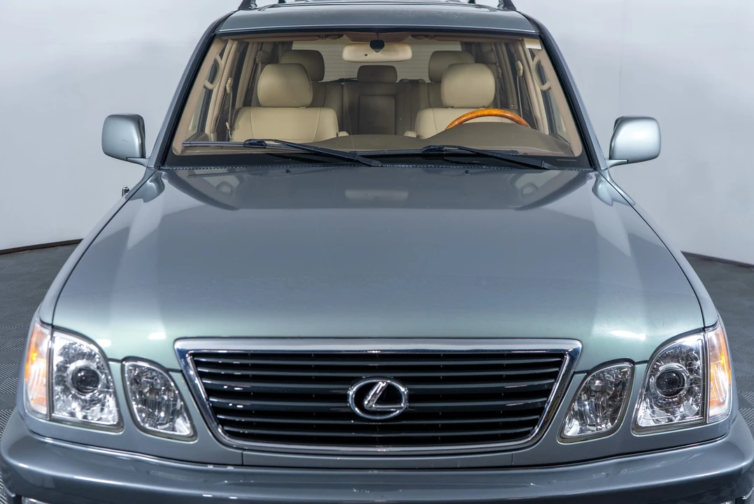 2002 Lexus LX 2nd Gen - Image 28 of 31