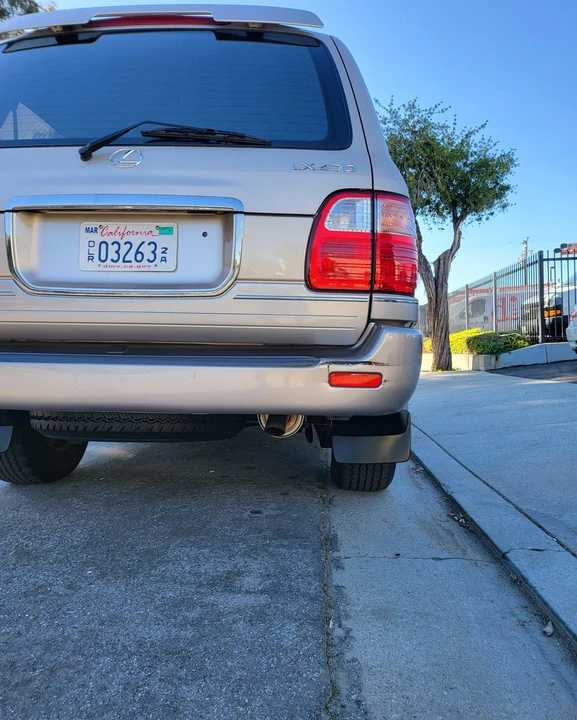 2002 Lexus LX 2nd Gen - Image 18 of 31