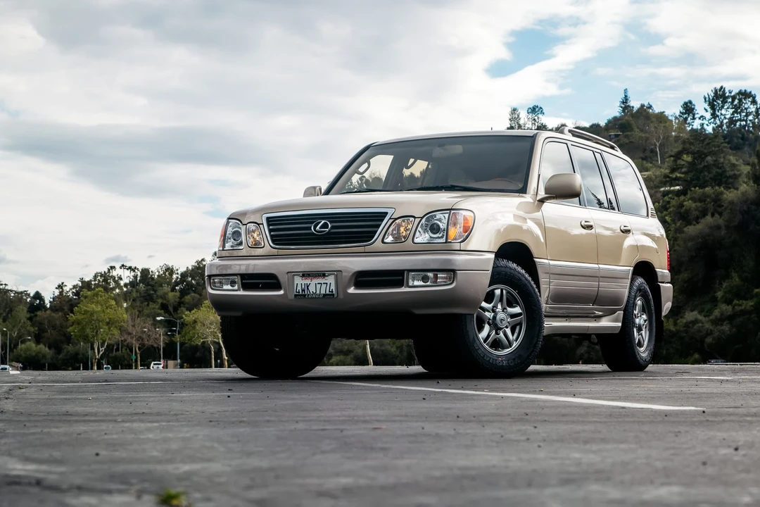 2002 Lexus LX 2nd Gen - Image 3 of 31
