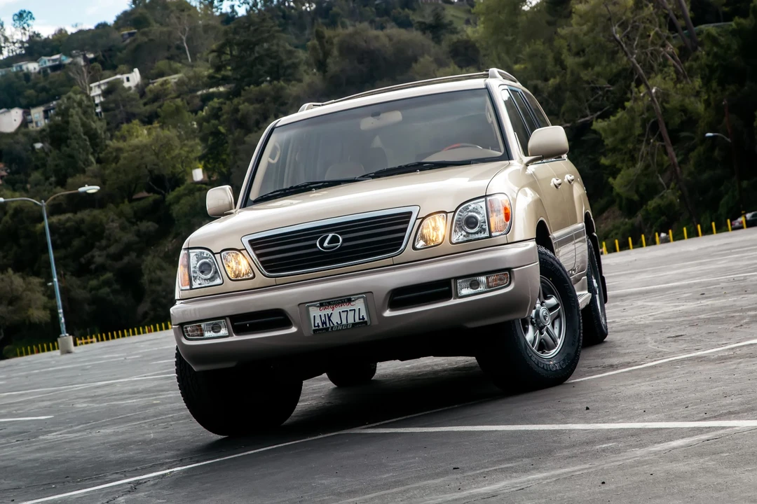 2002 Lexus LX 2nd Gen - Image 2 of 31
