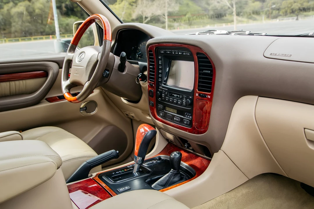 2002 Lexus LX 2nd Gen - Image 31 of 31