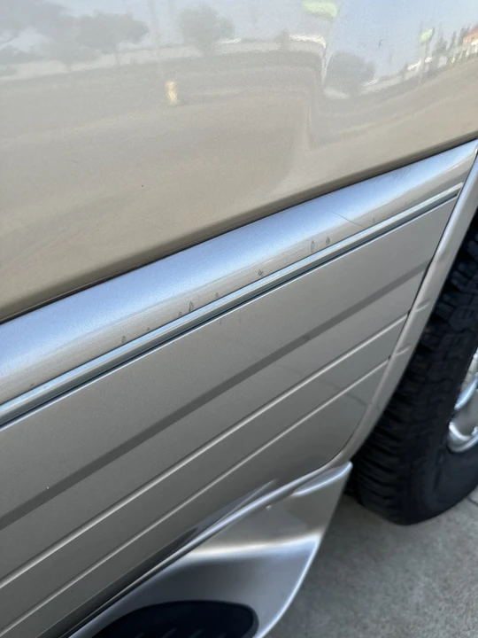 2002 Lexus LX 2nd Gen - Image 23 of 31