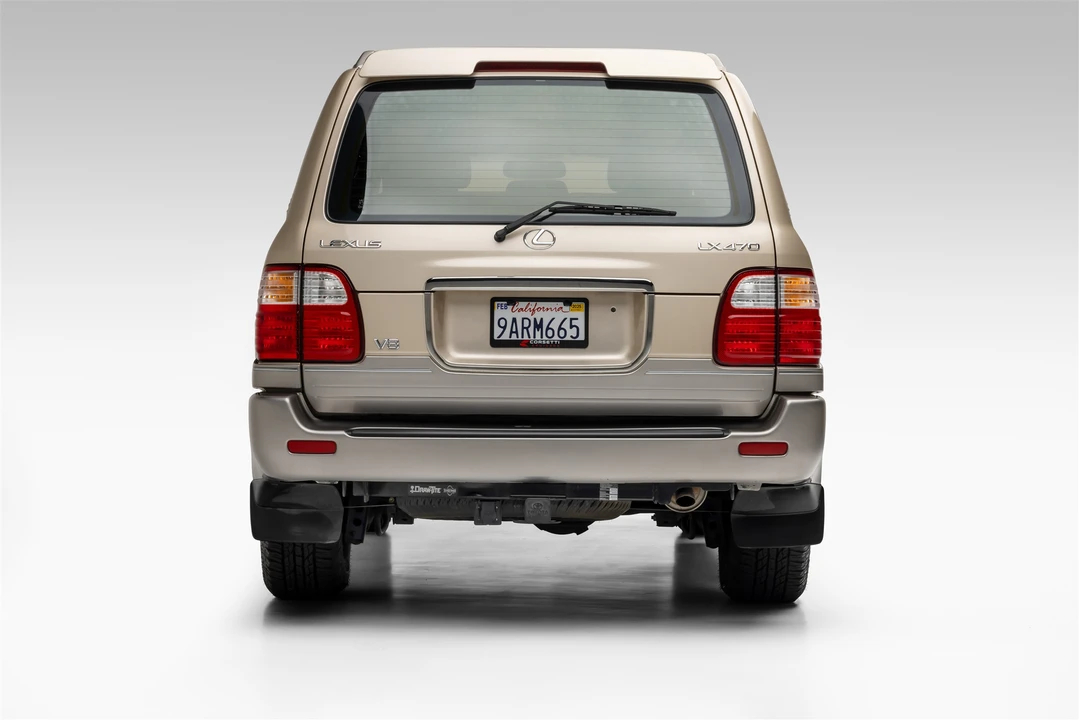 2002 Lexus LX 2nd Gen - Image 10 of 31