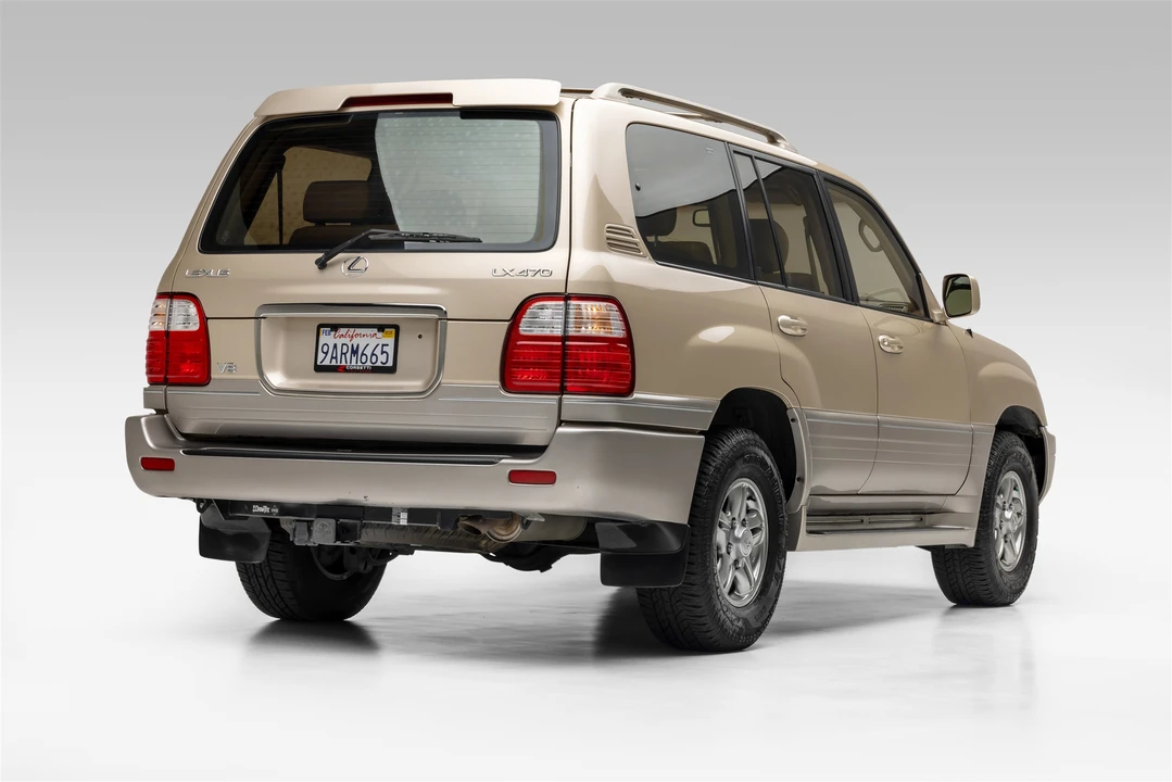 2002 Lexus LX 2nd Gen - Image 9 of 31