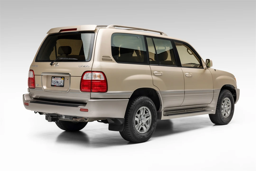 2002 Lexus LX 2nd Gen - Image 8 of 31
