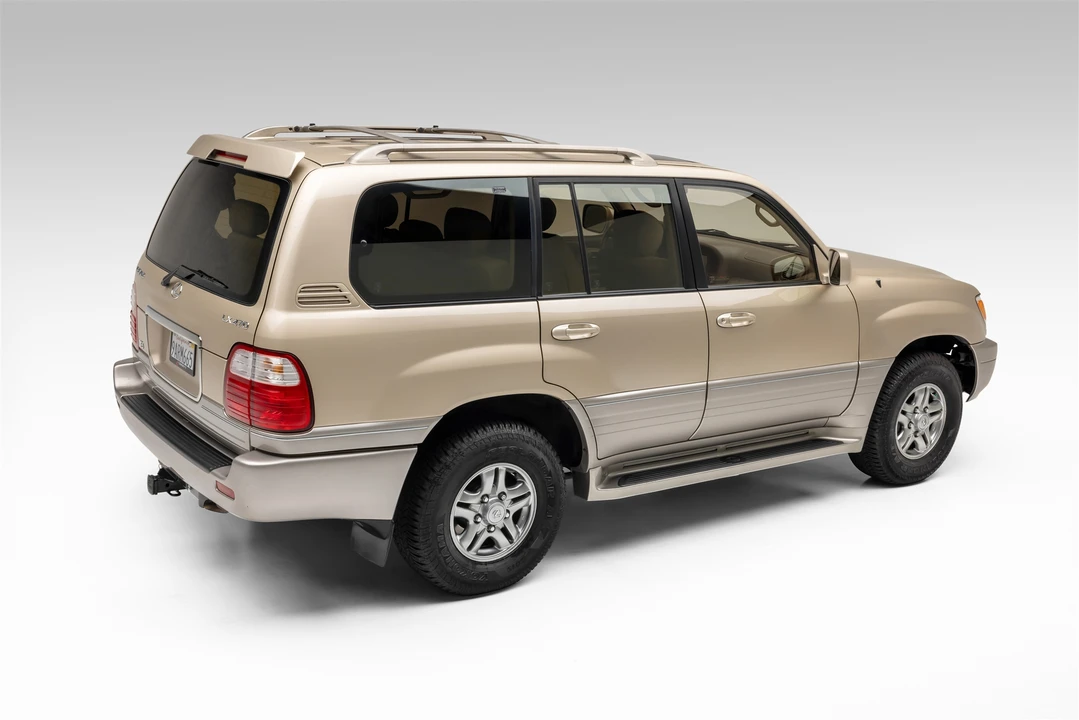 2002 Lexus LX 2nd Gen - Image 7 of 31