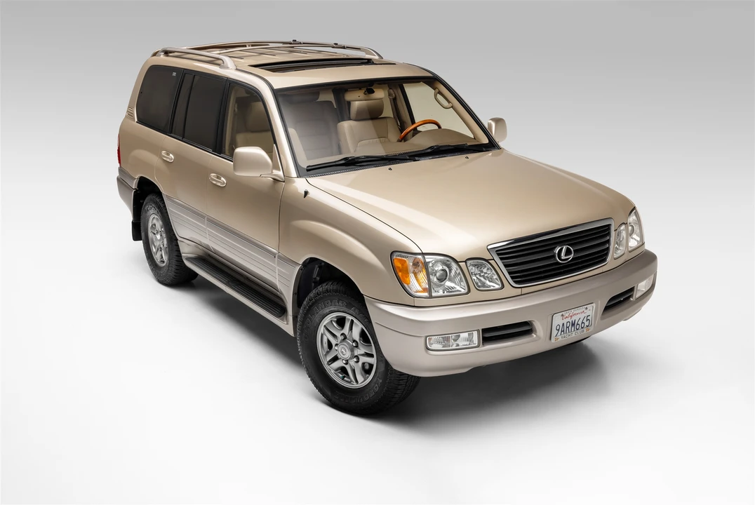 2002 Lexus LX 2nd Gen - Image 3 of 31