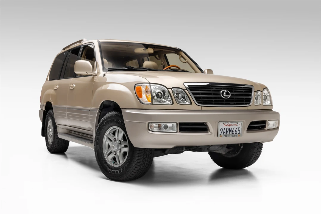 2002 Lexus LX 2nd Gen - Image 4 of 31