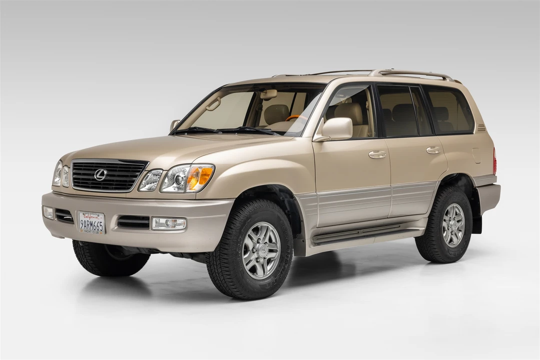 2002 Lexus LX 2nd Gen - Image 15 of 31