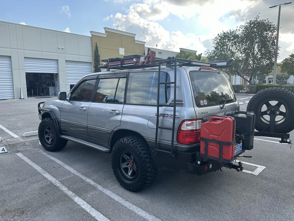 2002 Lexus LX 2nd Gen - Image 4 of 31