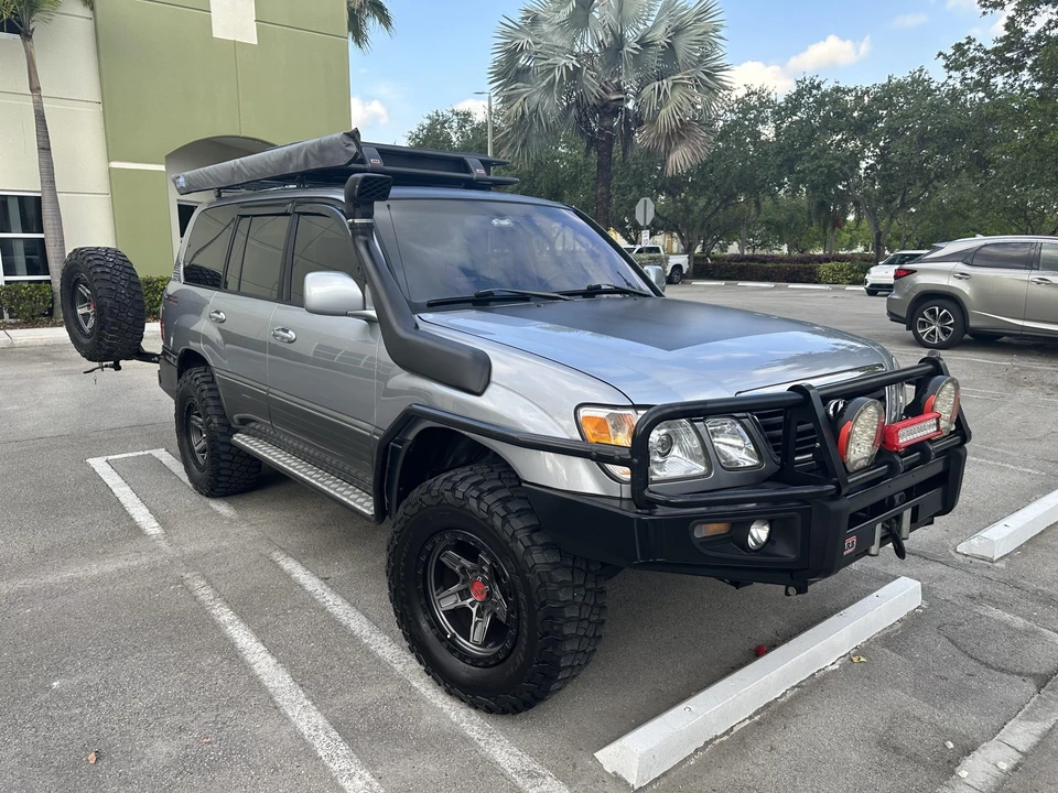 2002 Lexus LX 2nd Gen - Image 7 of 31