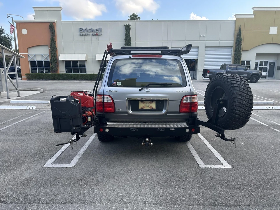 2002 Lexus LX 2nd Gen - Image 5 of 31