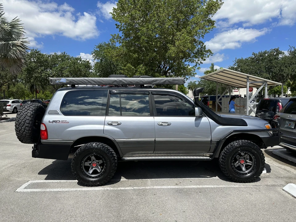 2002 Lexus LX 2nd Gen - Image 6 of 31