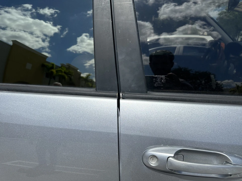 2002 Lexus LX 2nd Gen - Image 20 of 31